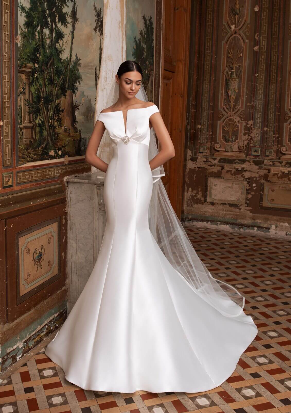 Exclusive Summer Wedding Dress Sample Sale | Caroline Castigliano