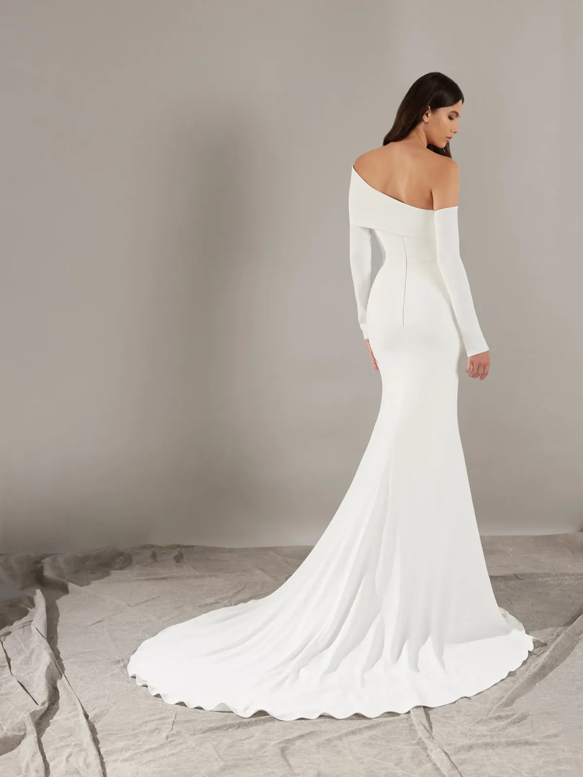 Pronovias RUSTY Wedding Dress - Asymmetrical Mermaid Sophistication