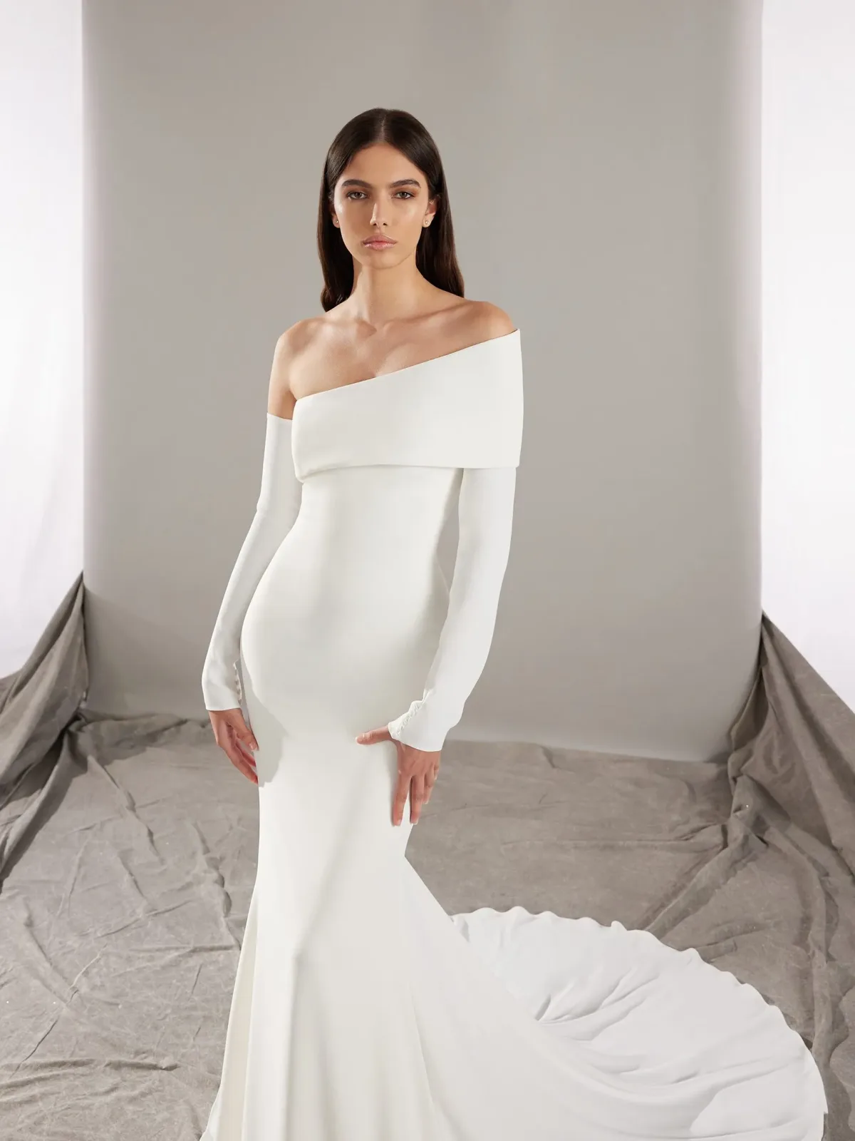 Pronovias RUSTY Wedding Dress - Asymmetrical Mermaid Sophistication